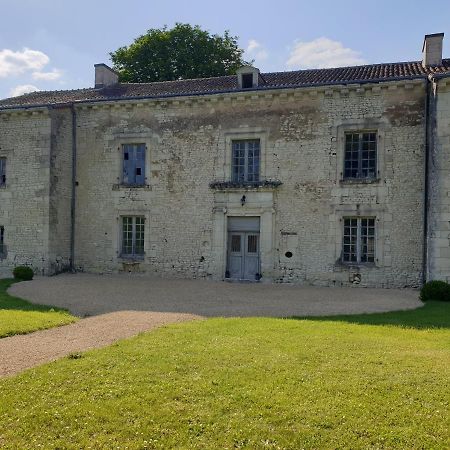 L'Olivier Villa Monts-sur-Guesnes Exterior photo